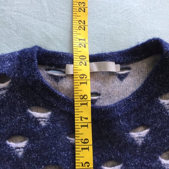 Very Unique Blue Sweater - Picture 7 of 8